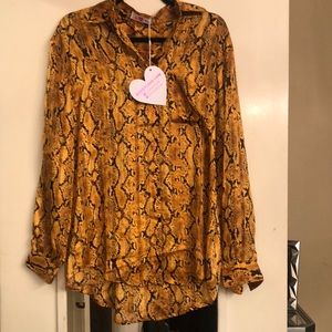 Bubby love blouse never worn with tag